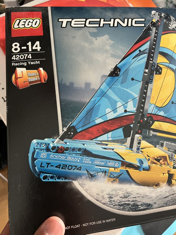 Lego technic 8 - 14 Racing Yacht