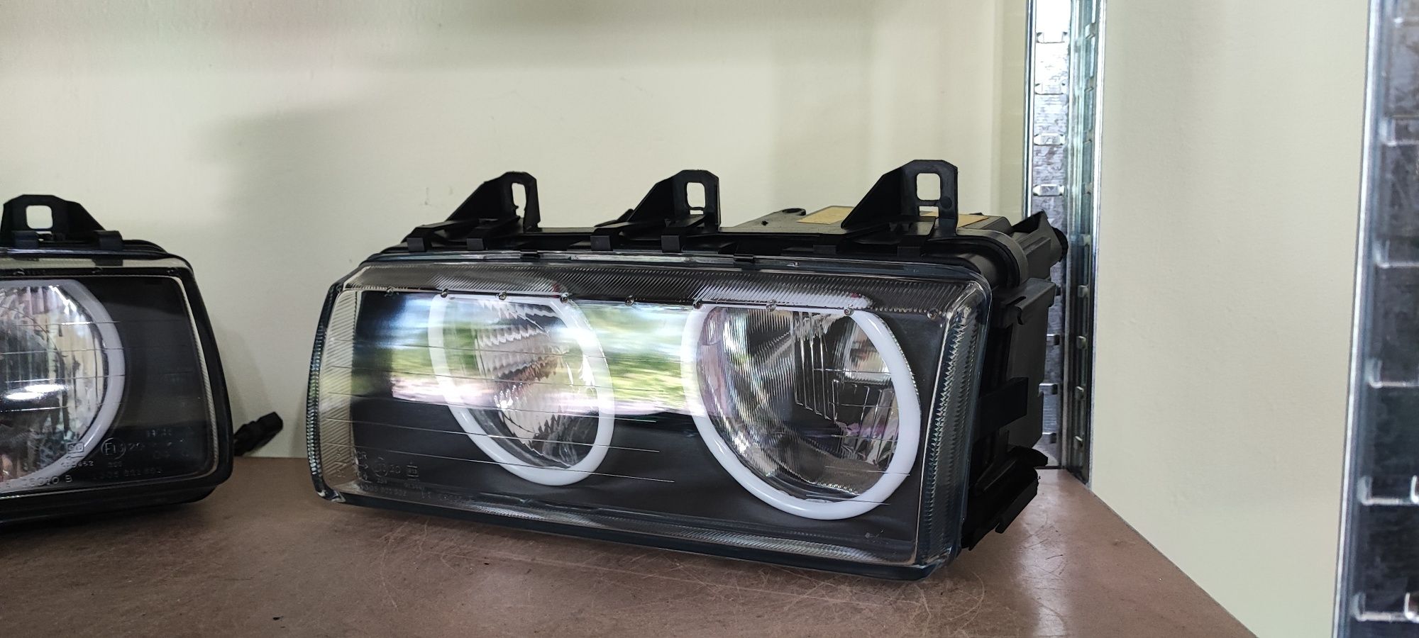 BMW E36 Lampy BOSCH Nowe Szkła+Ringi Cotton Reflektory Okazja