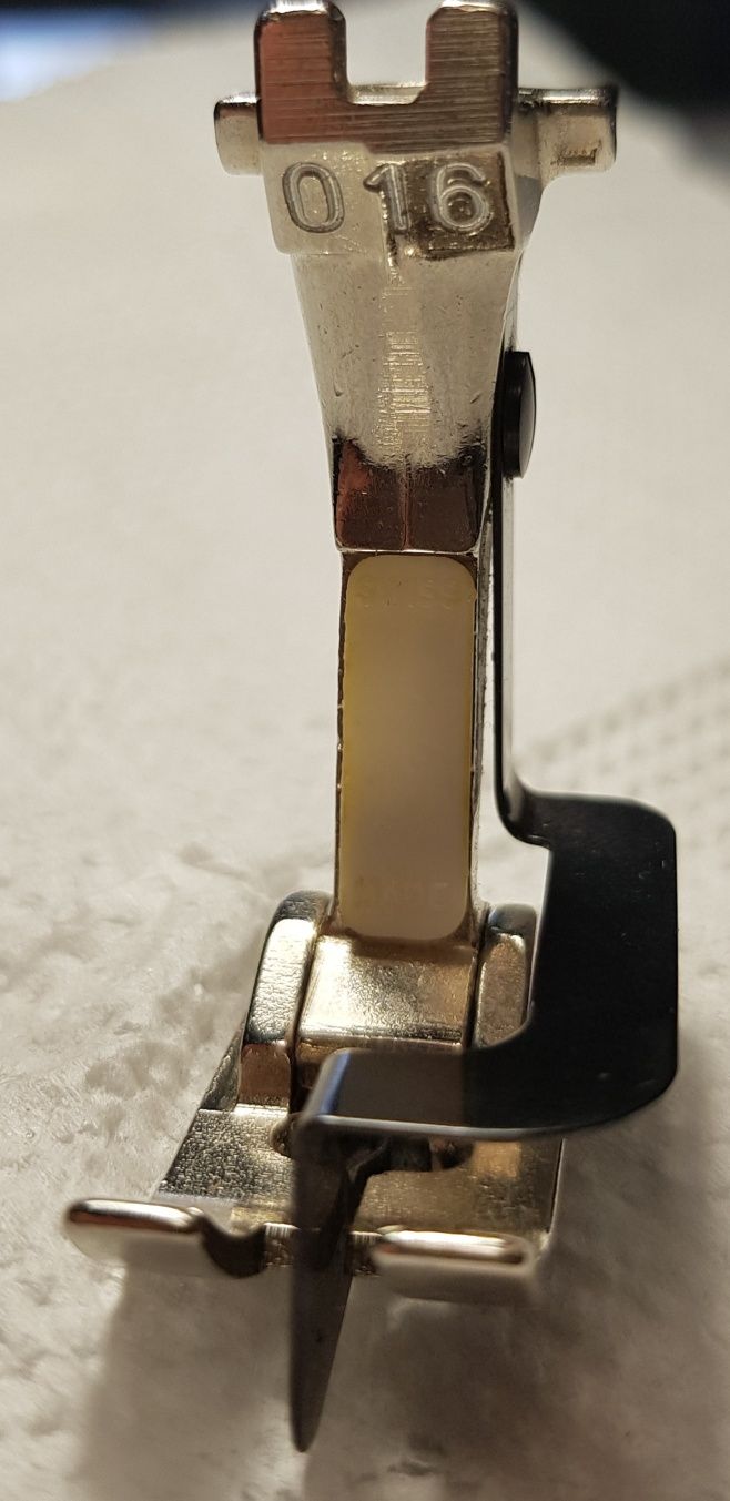 Оригінальні лапки для швейної машини Bernina