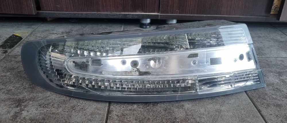 Aston Martin DB6 - tylna lampa lewa, oryginał, do naprawy