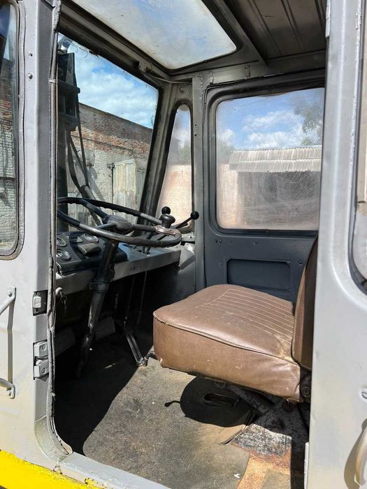 Львівський автонавантажувач, грузопідйомність 5 тонн. Бензин