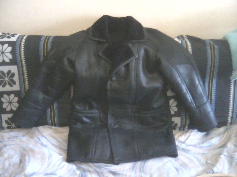 Натуральна зимова шкiряна куртка чоловiча . Чорна.(типу дубленка)