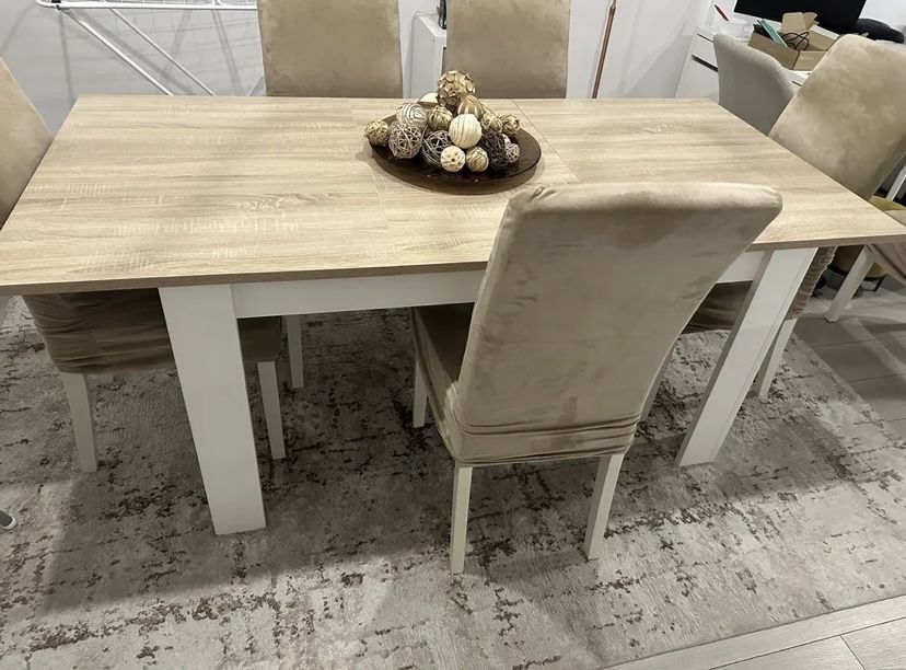 Mesa extensivel e cadeiras