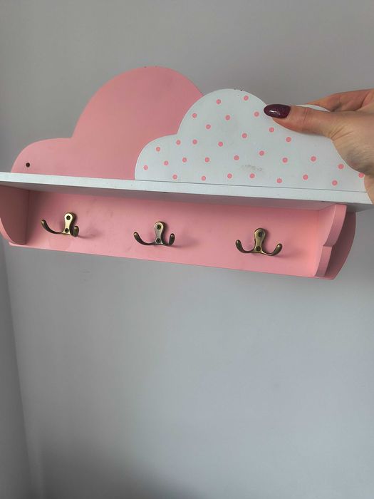 Sprzedam półka z wieszakami dziewczęca