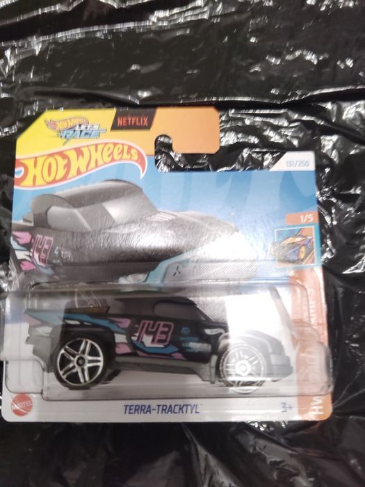 Auto hot wheels nowe