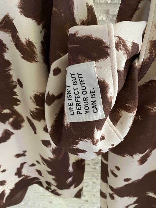Rezerwacja Azara nowy piękny dres krówka łaty print Viral