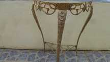 Estrutura de mesa em bronze antiga