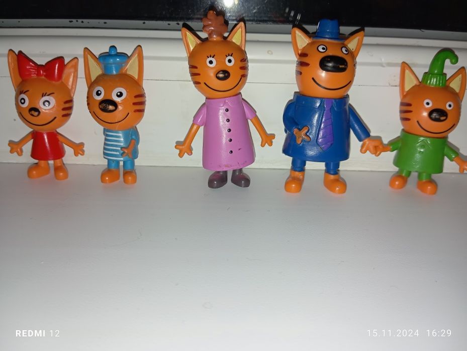 Три кота, три кота, карамелька, коржик, компот