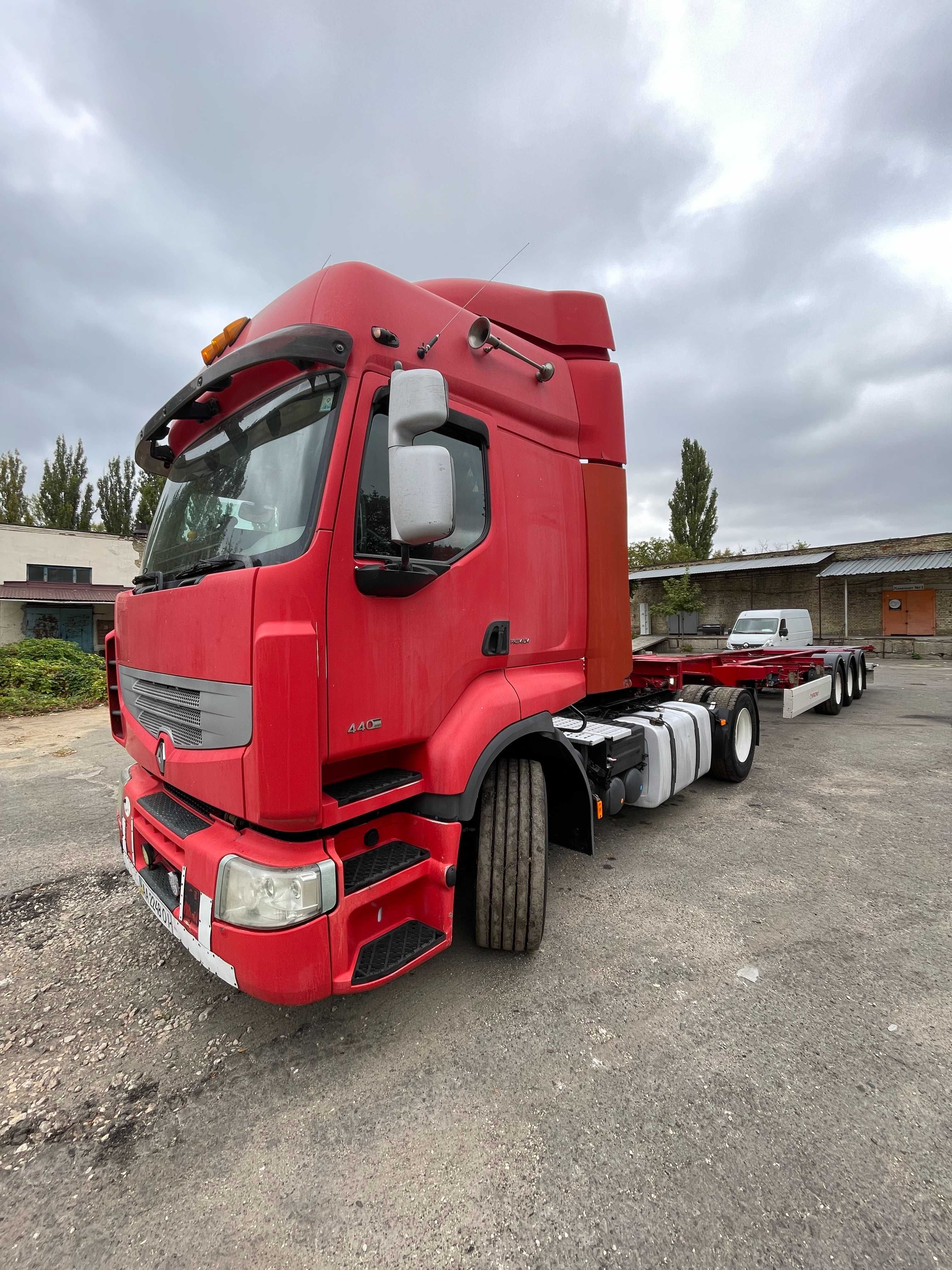 Renault Premium + контейнеровоз