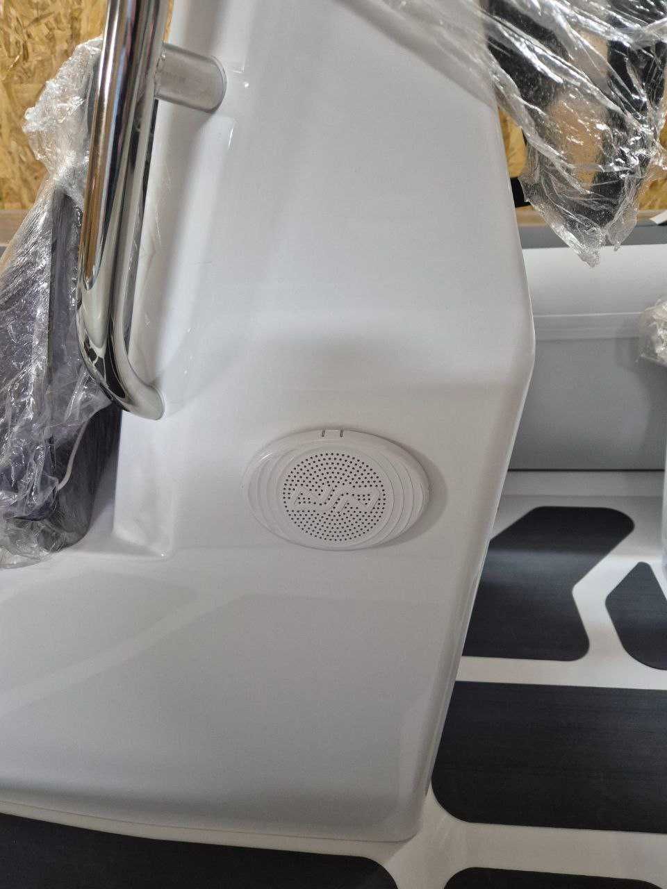 Продається човен Deluxe GALA A400L з мотором та лафетом