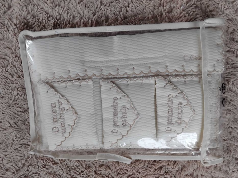 Bolsa para toalhetes e recordações do bébé