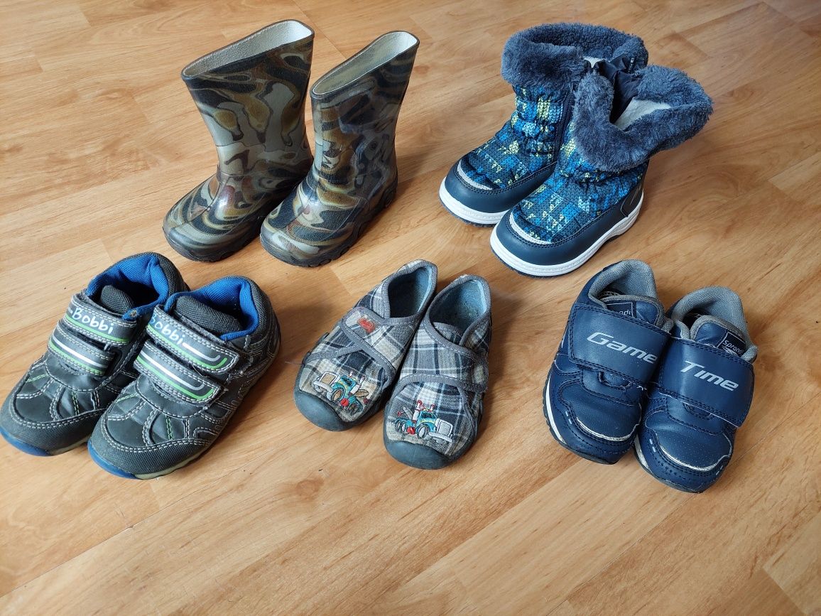 Buty chłopięce 5 par r.23