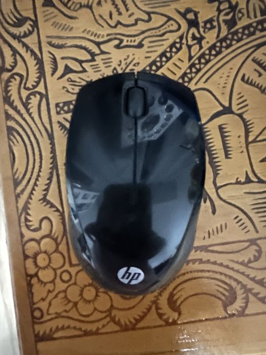 Computador HP com impressora e rato HP