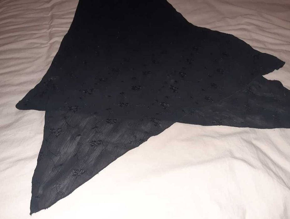 Vestido preto assimétrico