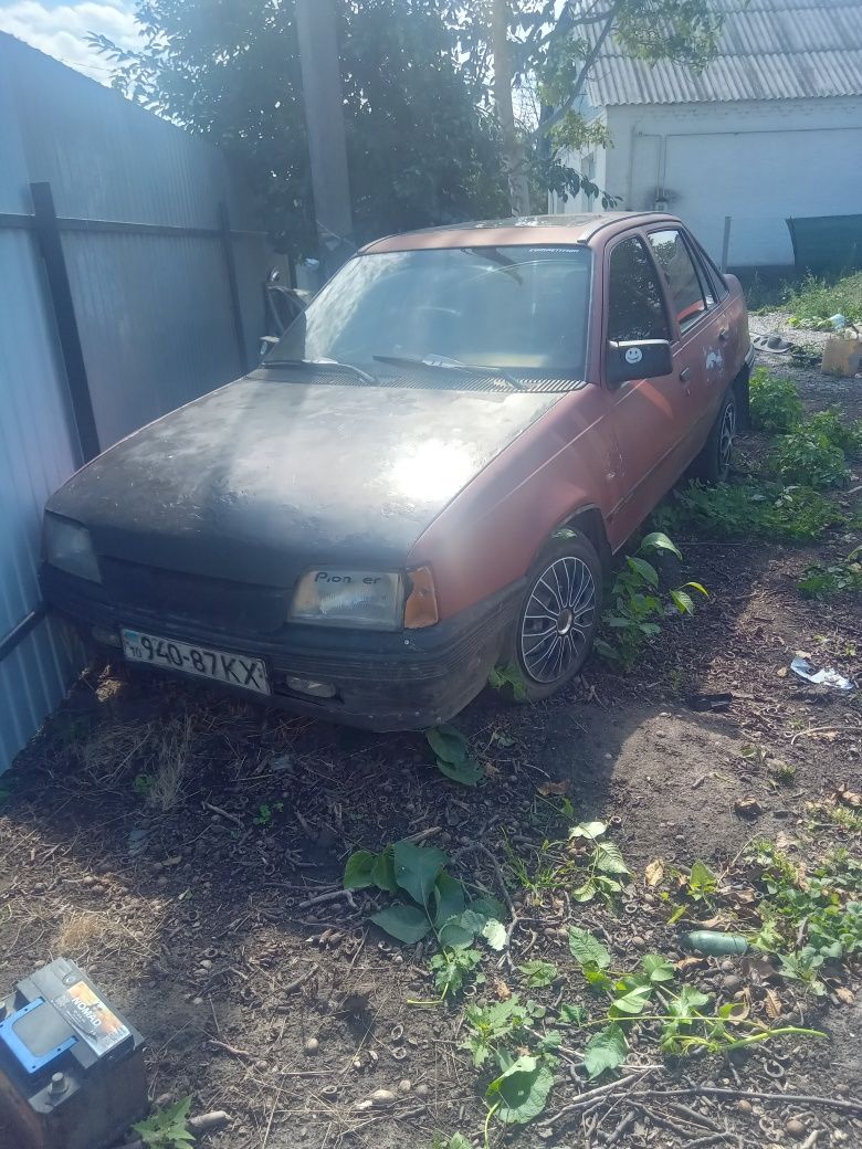 Продам опель кадет.