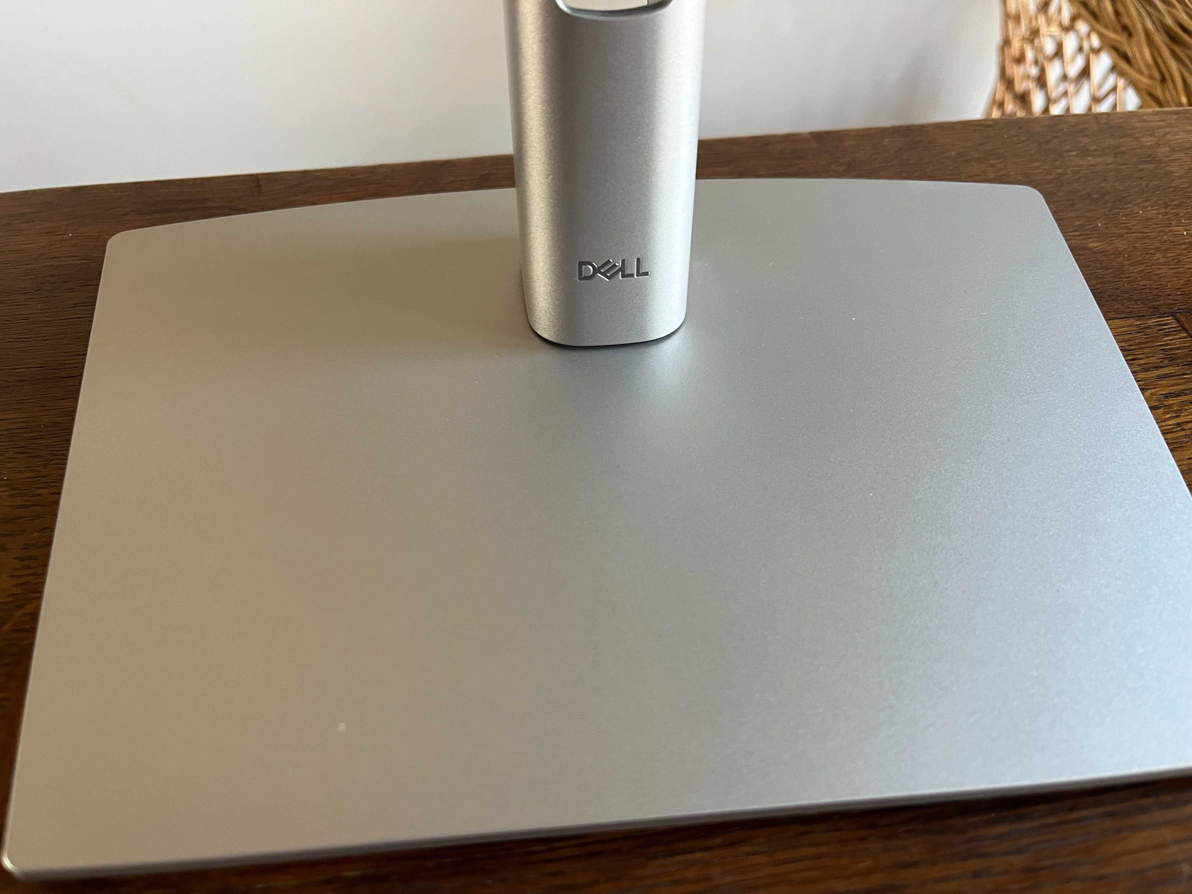 Monitor Dell U2722D 27 " 2560 x 1440 pxULTRA SHARP WQHD IPS HDMI DP FV