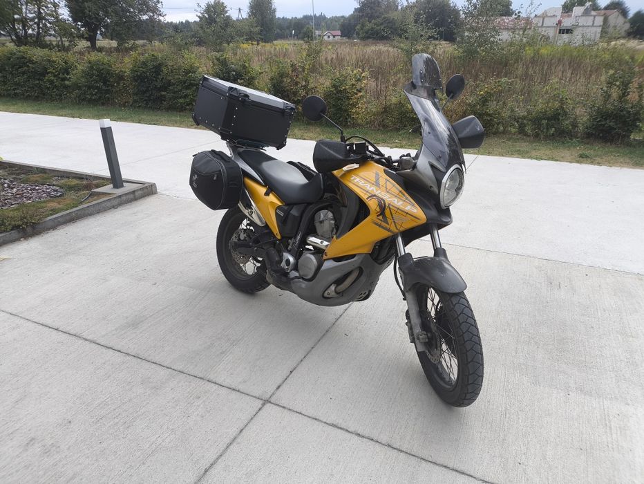 Honda transalp xl700
