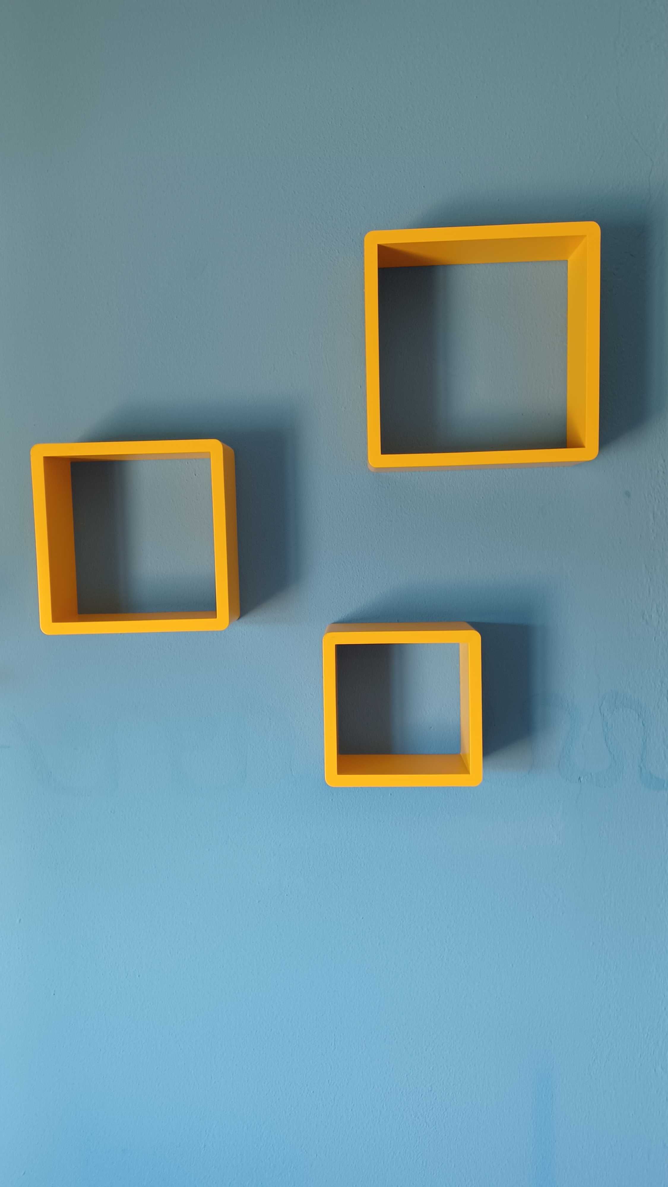 Conjunto  de 3 cubos amarelo  para parede- em otimo estado