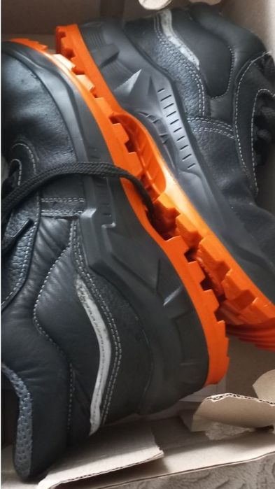 Взуття робоче , черевики