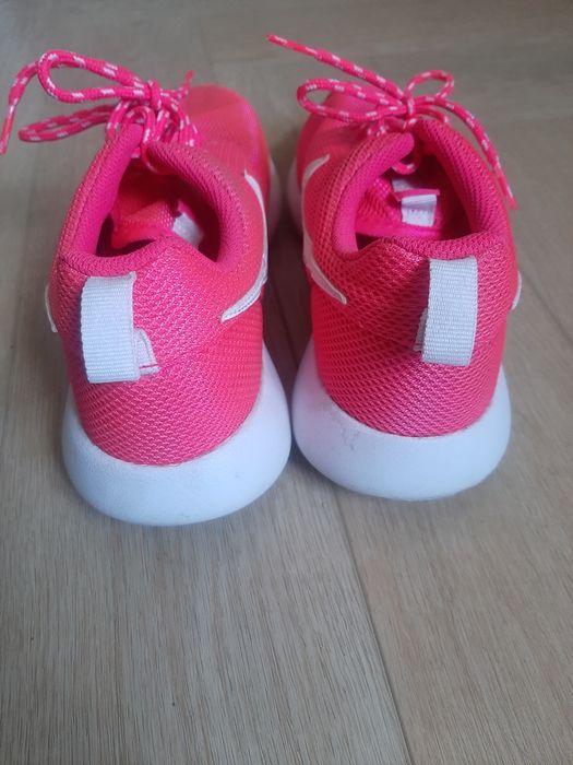 Buty Nike Roshe Run różowe r. 38