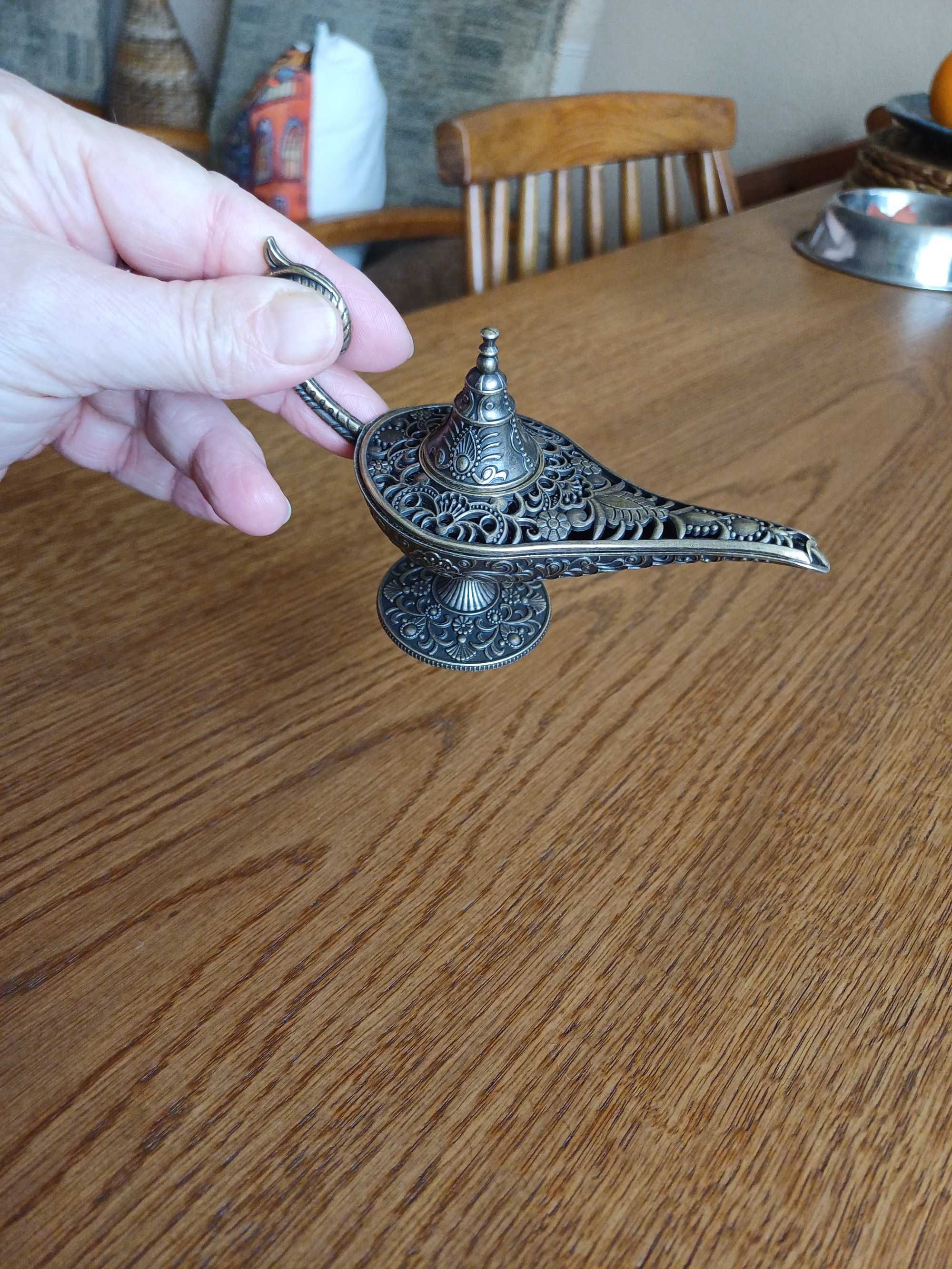 Lampa Alladyna na kadzidło albo jako bibelot