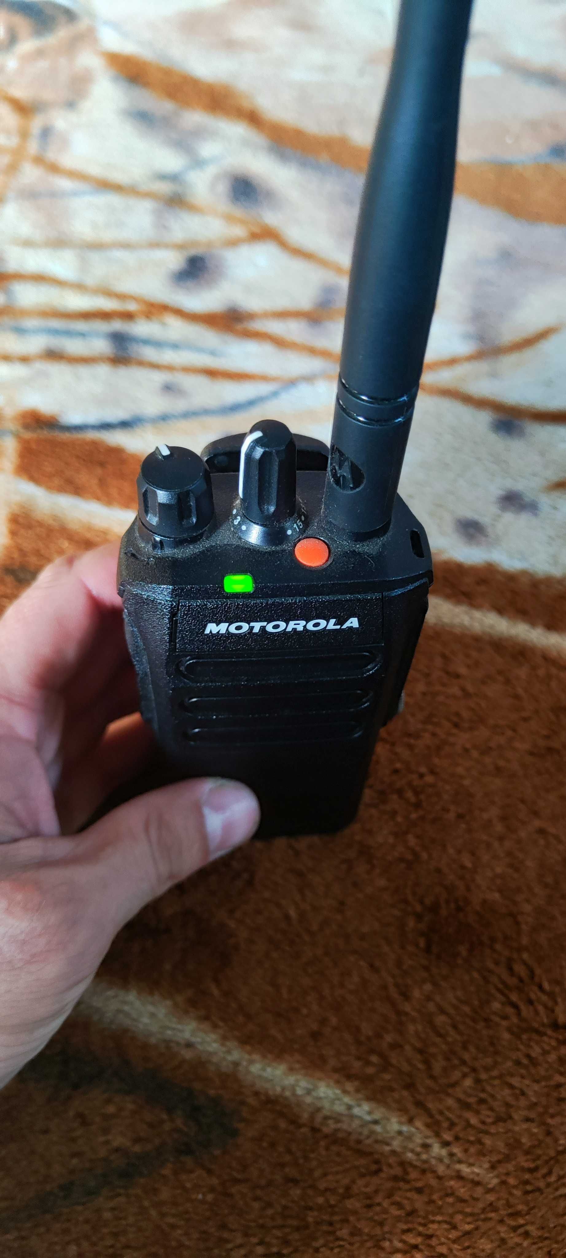 Продам Радіостанцію  Motorola Mototrbo R7