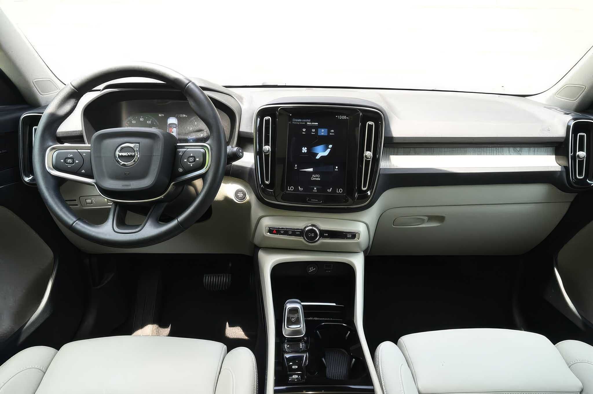 2021 Volvo XC40 T4 Inscription