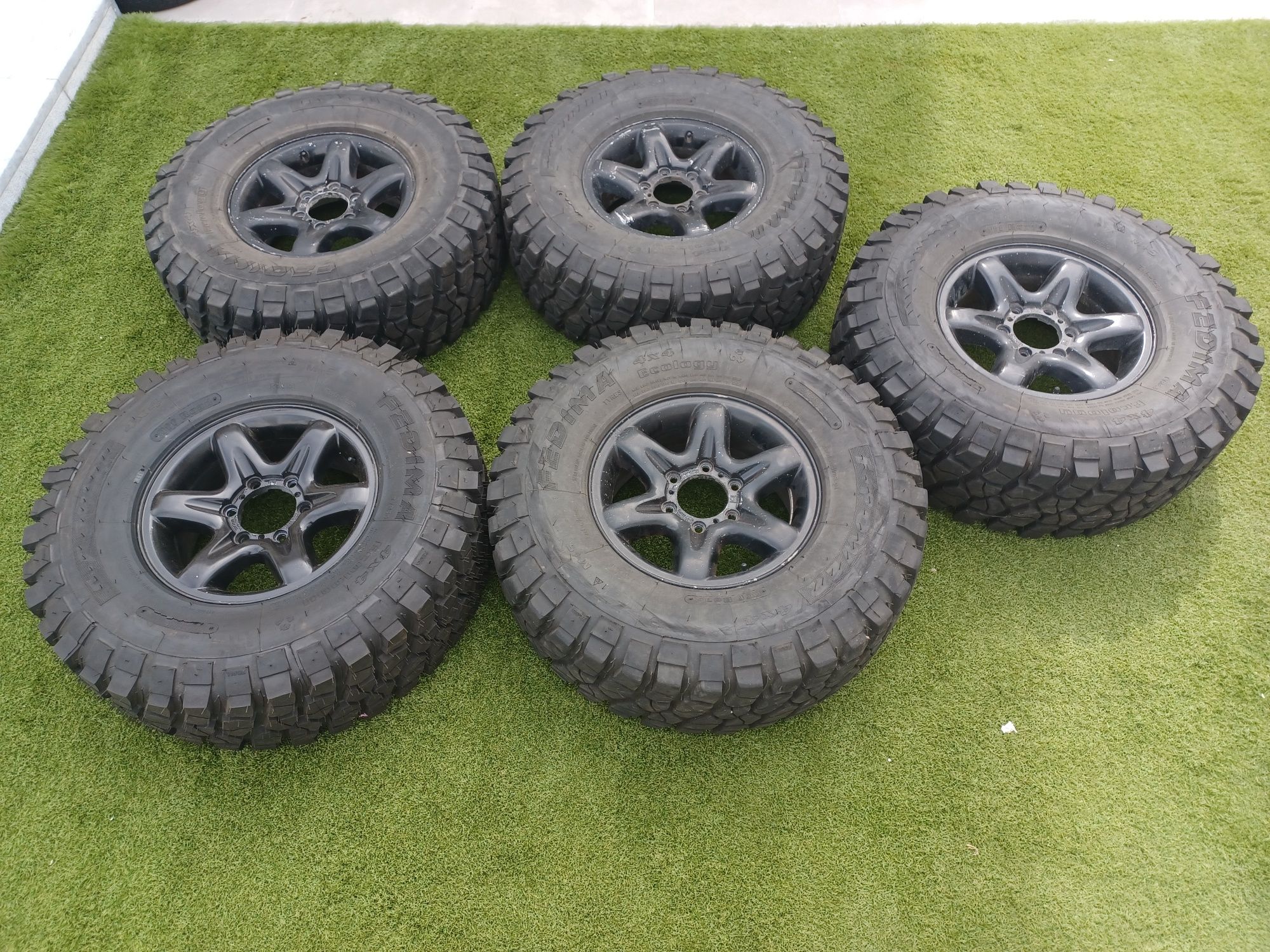 5 jantes + 5 pneus  285/75/16
