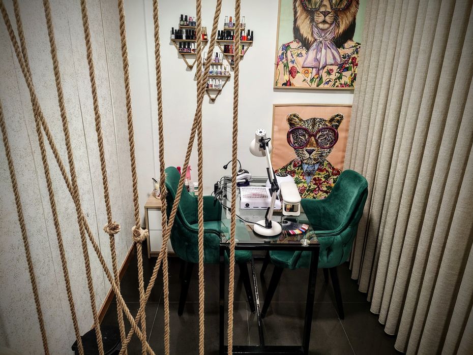 Mesa de manicure e pedicure para Aluguer