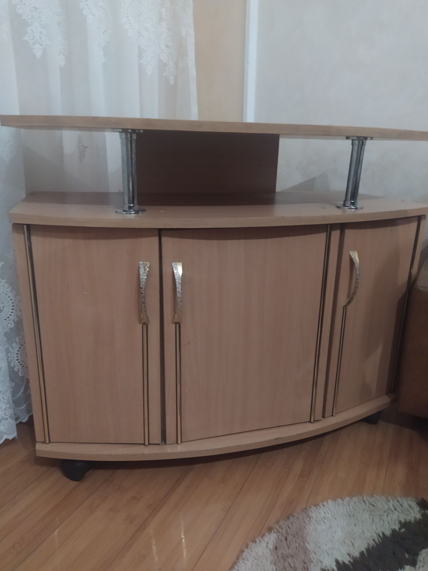 Тумбочка під телевізор