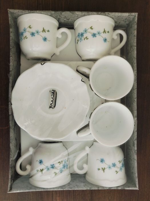 6 Chávenas de chá e pires, Arcopal, Novo e SELADO