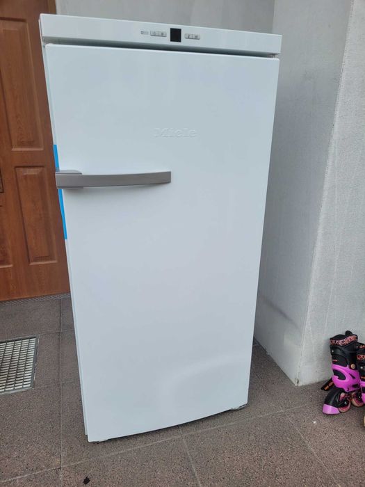 Zamrażalka Miele FN 22062 ws