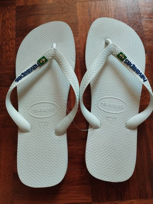 Chinelos havaianas com bandeira do Brasil