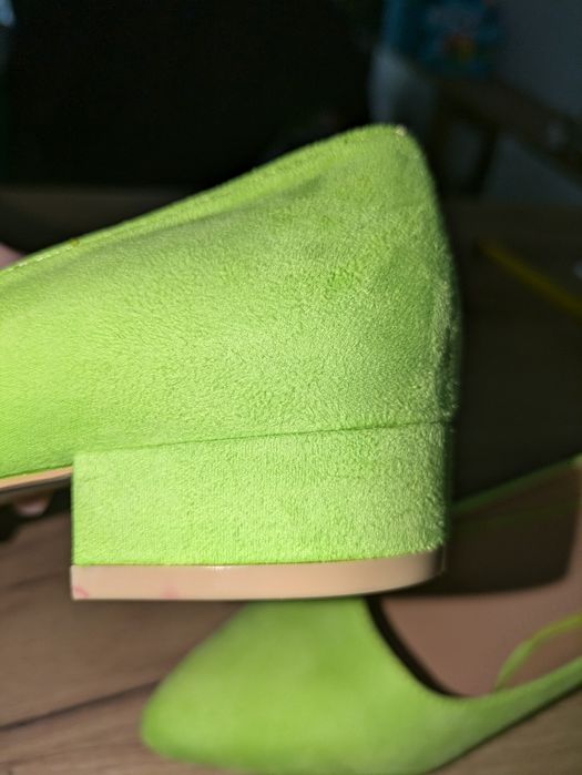 Buty balerinki na obcasie 38