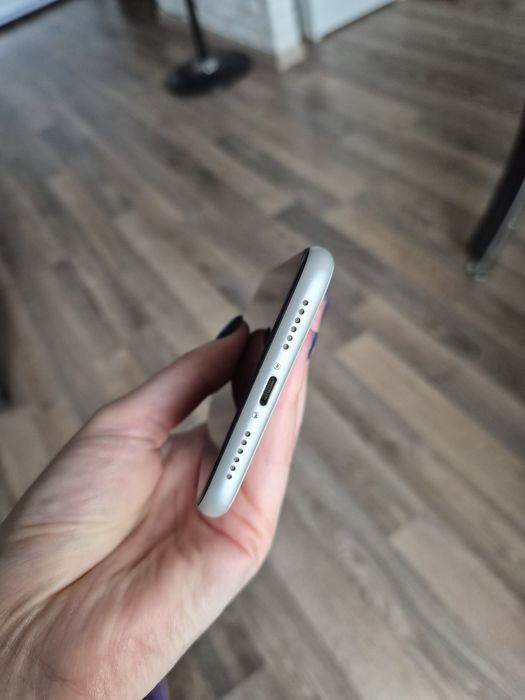iPhone XR 64 GB білий