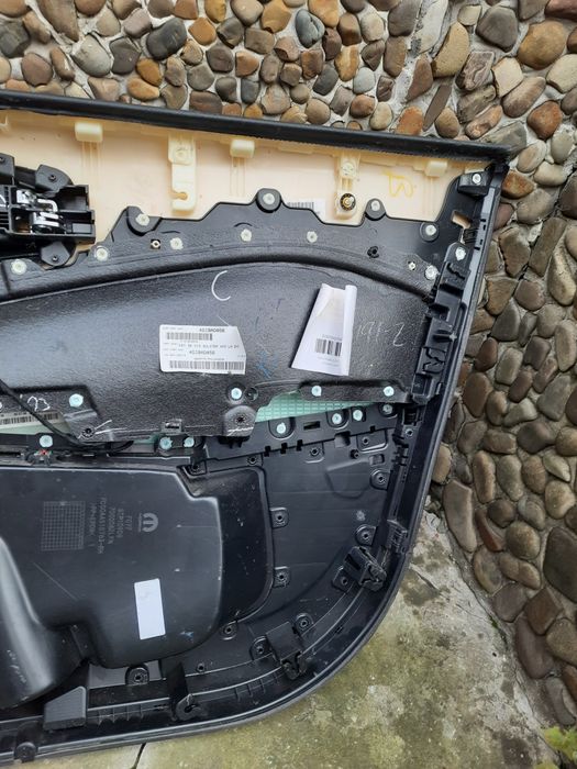 Передня ліва карта Jeep Compas 18-21 7000062LFN