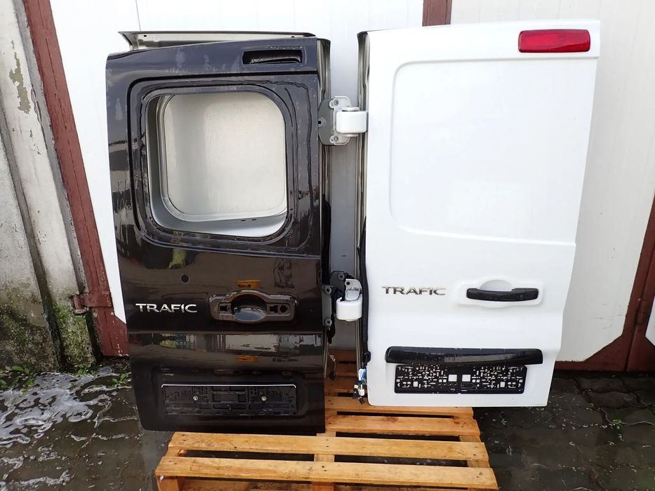 Trafic 3 VivaroB Talento NV300 Drzwi Tylne