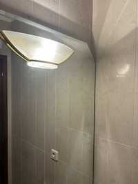 Espelho de casa de banho com iluminaçao