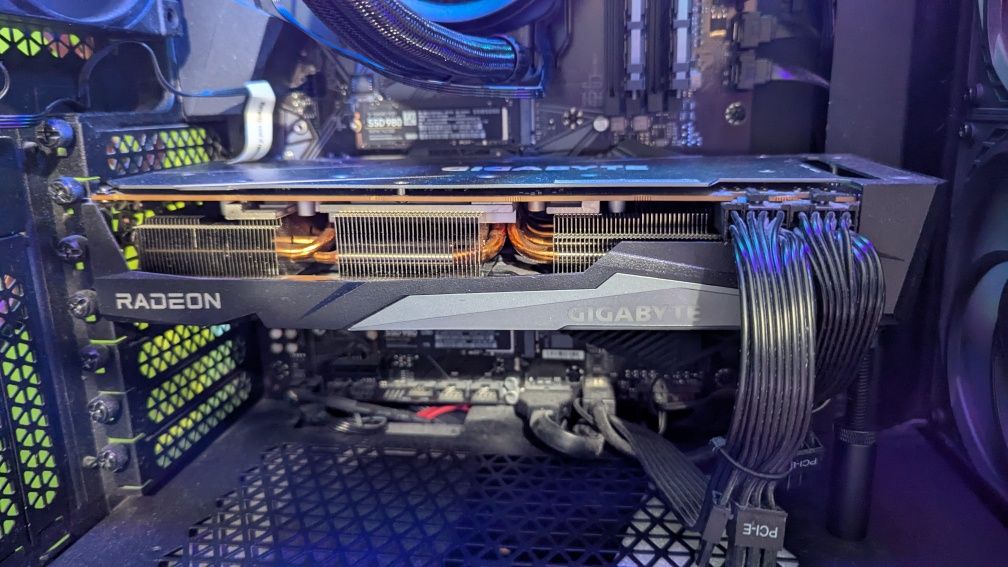 AMD Radeon RX 6750 XT Gigabyte