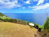 Refúgio Natural com Vista Mar – Terreno Rústico de 522m² com Moradia T