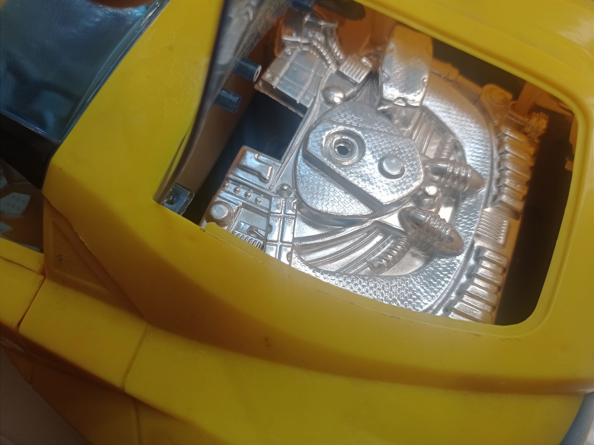 Продам большую машинку.