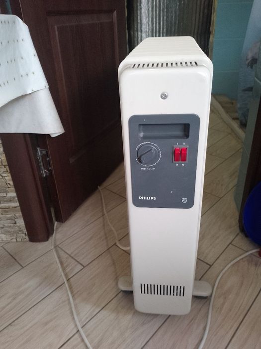 Масляный обогреватель Philips