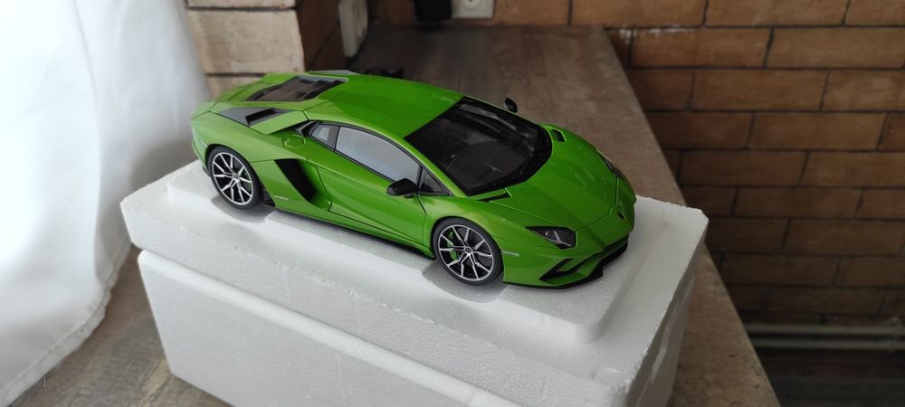 Lamborghini Aventador S 1/18 AutoArt