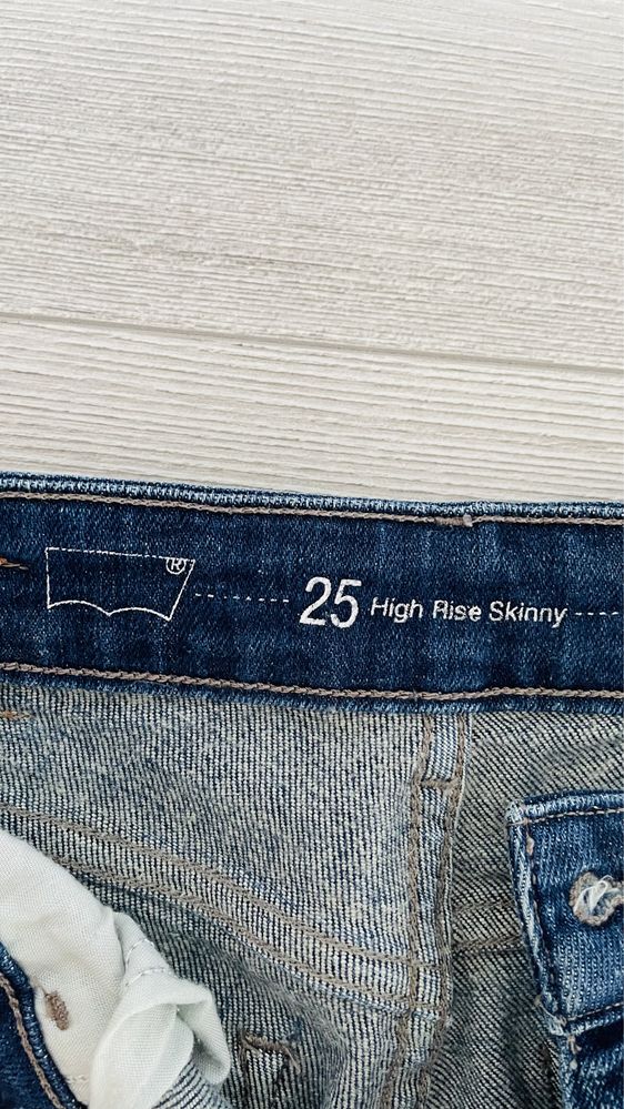 Jeansy Levis 25/32