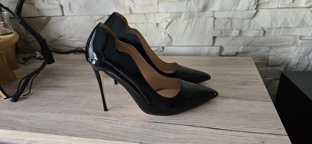 Nowe Śliczne Czarne Szpilki Na Wysokim Obcasie Roz. 44,5