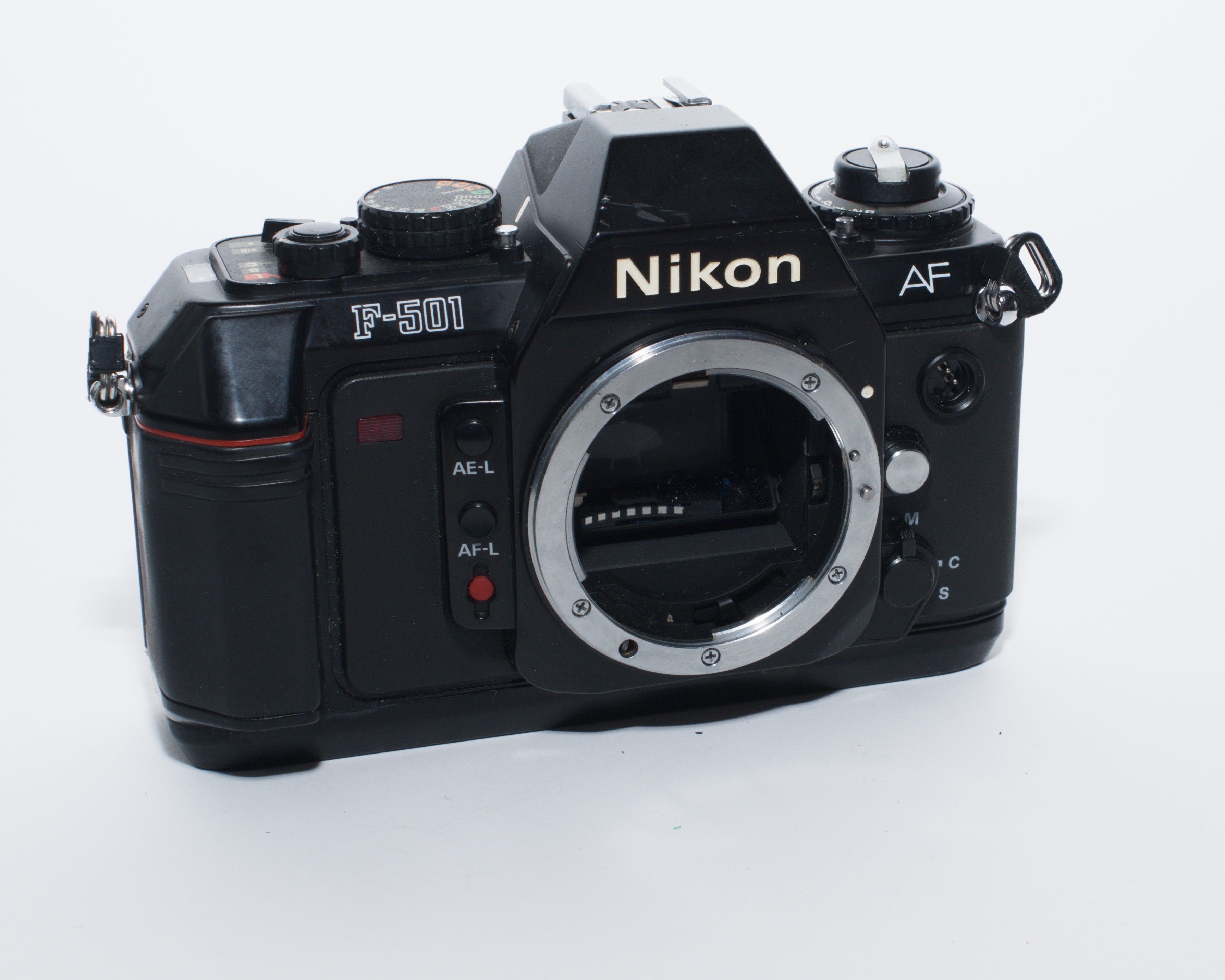 Aparat Nikon F-501 na części