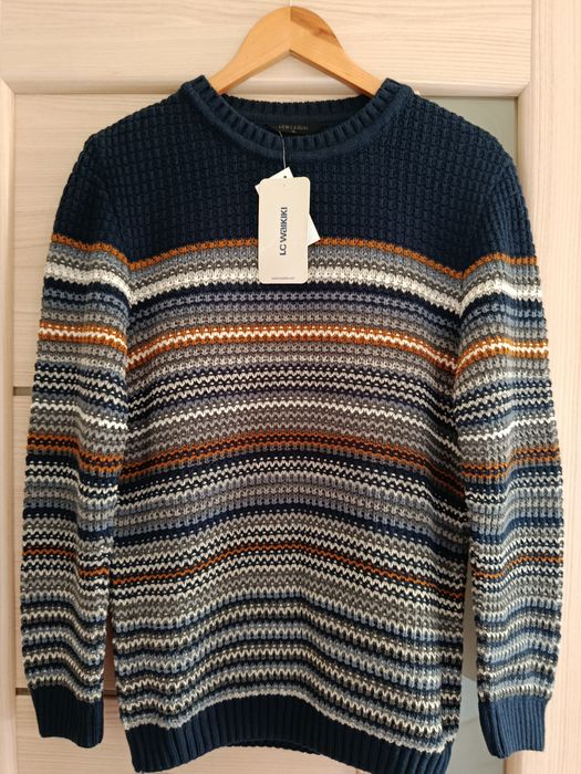 Светр новий . Розмір 46-48 . Дуже гарно виглядає .