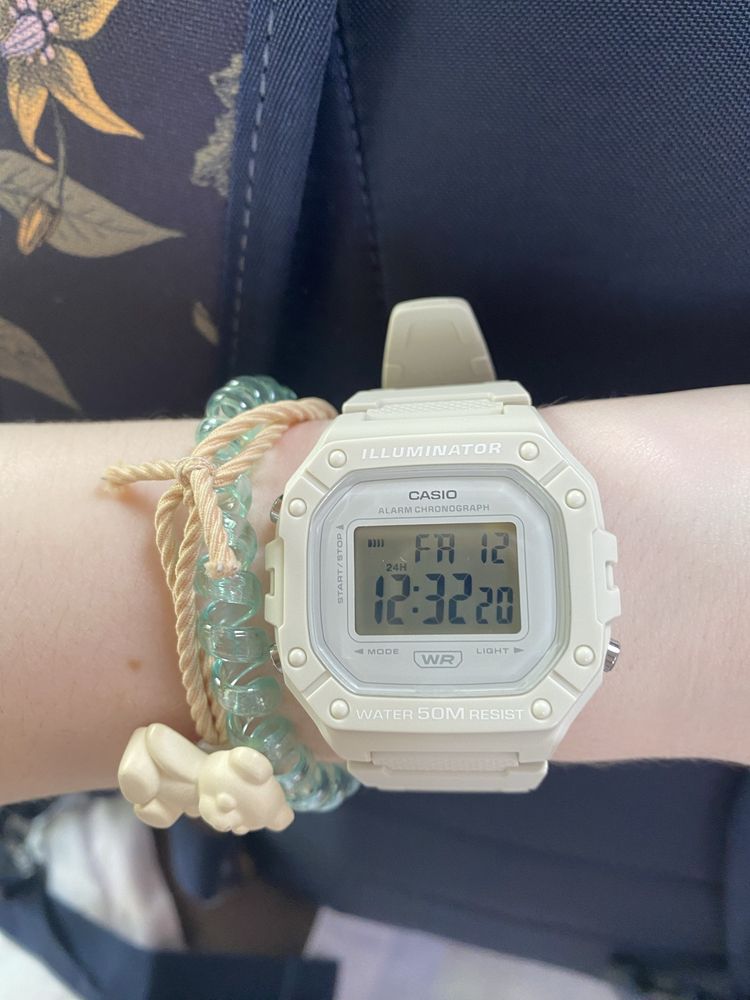 наручний годинник Casio W-218HC-8A бежевий