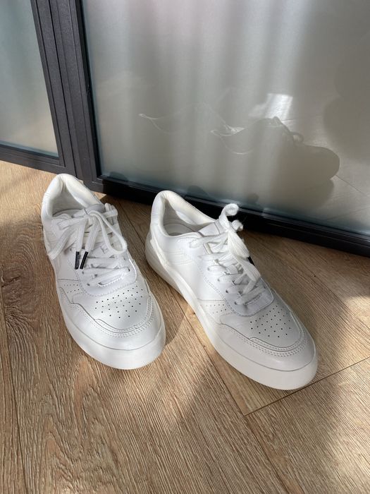 Кросівки Tamaris 40