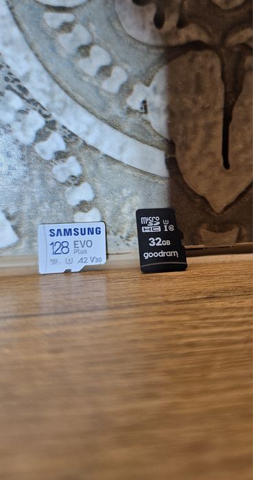 Garmin Dash Cam 67W + tył Garmin mini + karty